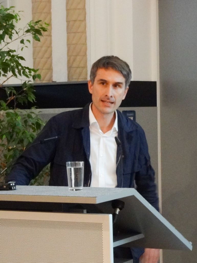 Begrüßung durch Prof. Dr.-Ing. Christoph Gengnagel (Projektleiter der Hybrid Plattform)