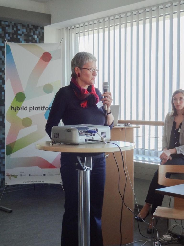Begüßung und Moderation: Barbara Stark